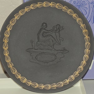 WEDGWOOD Black Bassalt &quot;MOTHER&quot; Plate
