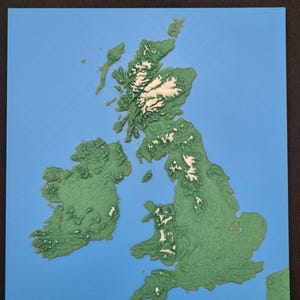 Mapa do Terreno do Reino Unido Impresso em 3D | Modelo de Relevo Multicolorido da Grã-Bretanha | Elevação Costeira e Montanhosa – Arte Educacional e Decorativa