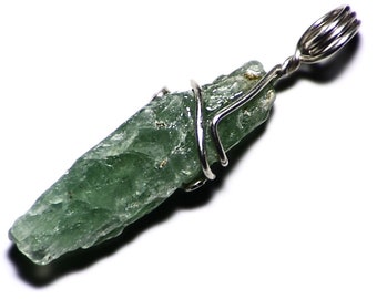 Raw Green Kyanite Pendant (20 ct) Kyanite Necklace, Crystal Blade Jewelry in Sterling Silver, Green Crystal Jewelry, Kyanite Crystal Gift