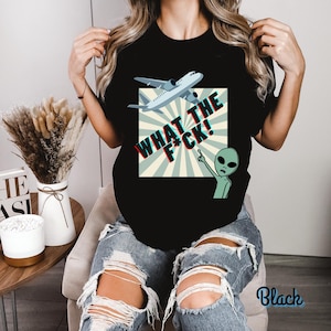 Alien T-Shirt &quot;What The F*ck&quot; | Funny UFO Shirt in Retro Comic Style | Statement Tee for Nerds, Alien & Airplane Fans