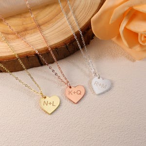 Heart and Letter Necklace,Custom Heart Initial Necklace,Letter Engraved Heart Necklace,Mothers Day Gift, Christmas Gift for Her