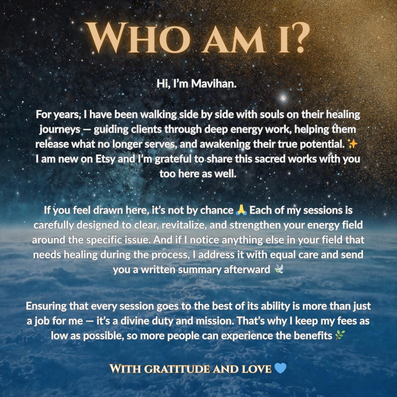 Op de afbeelding: Een digitale afbeelding met de tekst "WHO AM I?" in gouden letters. De tekst beschrijft de diensten van de verkoper, waaronder energie werk en helende sessies, met een boodschap van dankbaarheid en liefde.