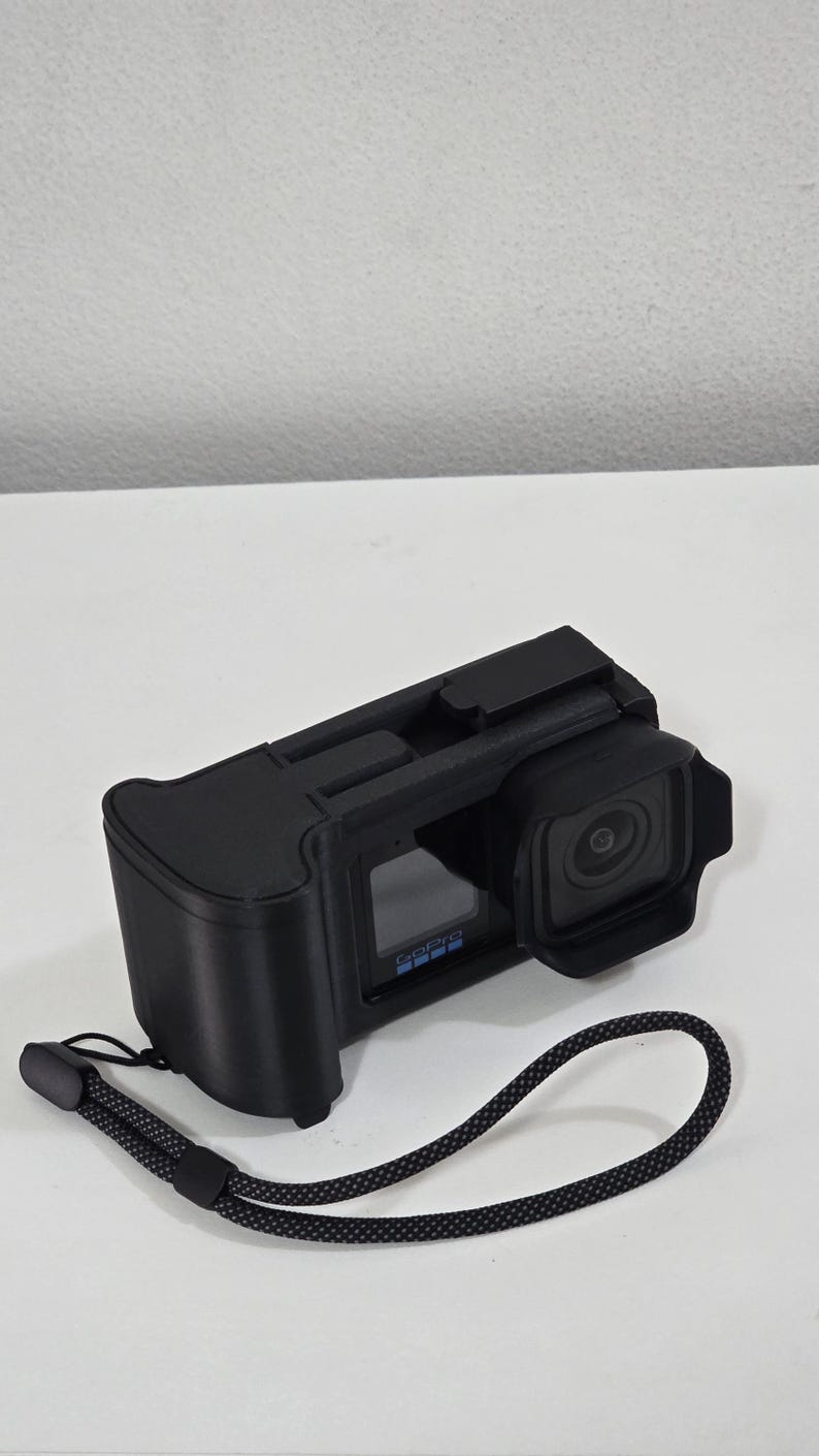 La poignée de prise de vue s'adapte à la GoPro MISSION 1 PRO image 1
