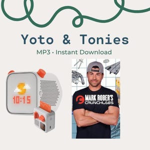Puede incluir: Un reproductor de audio digital con pantalla cuadrada que muestra un icono de sol y la hora 10:15, junto a un altavoz portátil más pequeño. El texto Yoto & Tonies MP3 Instant Download aparece arriba, junto a una imagen de Mark Rober's CrunchLabs.