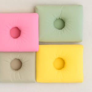 Almohada para aliviar el dolor de oído y perforaciones para quienes duermen de lado: soporte para el orificio de la oreja, funda lavable.