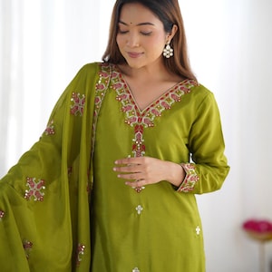 Elegant Chinnon Silk Embroidered Suit Set – Party Wear Indian Outfit – Wedding Guest Dress – Ready to Wear Salwar Kameez – Ethnic Clothing