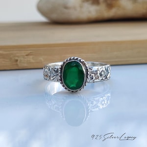 Oval Emerald Gemstone Ring, Handmade Sterling Silver Flower Band Jewelry, Minimalist Women Gift Ring