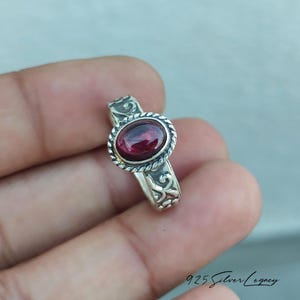 Natural Red Garnet Sterling Silver Flower Band Ring, Romantic Gift Jewelry For Women