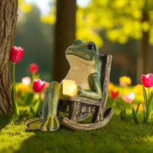 Solar Frog Garden Statue – Light-Up Resin Frog Figurine | Funny Outdoor Yard & Patio Decor | Cute Housewarming or Garden Lover Gift