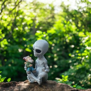 Funny Resin Garden Statue of Alien & Gnome | Unique Outdoor Lawn Decoration for Patio, Yard or Pathway | Whimsical Funny Garden Sculpture