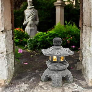 Lanterna solare in resina Pagoda: luce decorativa da giardino asiatica