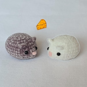 Customizable Cute Hamster Keychain | Crochet Soft Plush Bag Charm | Kawaii Small Hamster Plushie | Pocket Size Gift for Hamster Owner