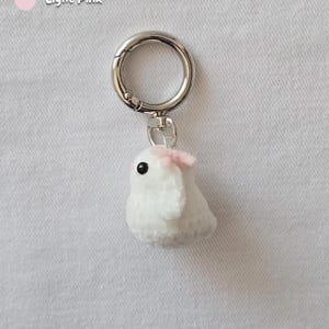 Aanpasbare gehaakte Coquette Bunny-sleutelhanger | Zachte mini konijn pluche met strik | Tashanger afbeelding 4