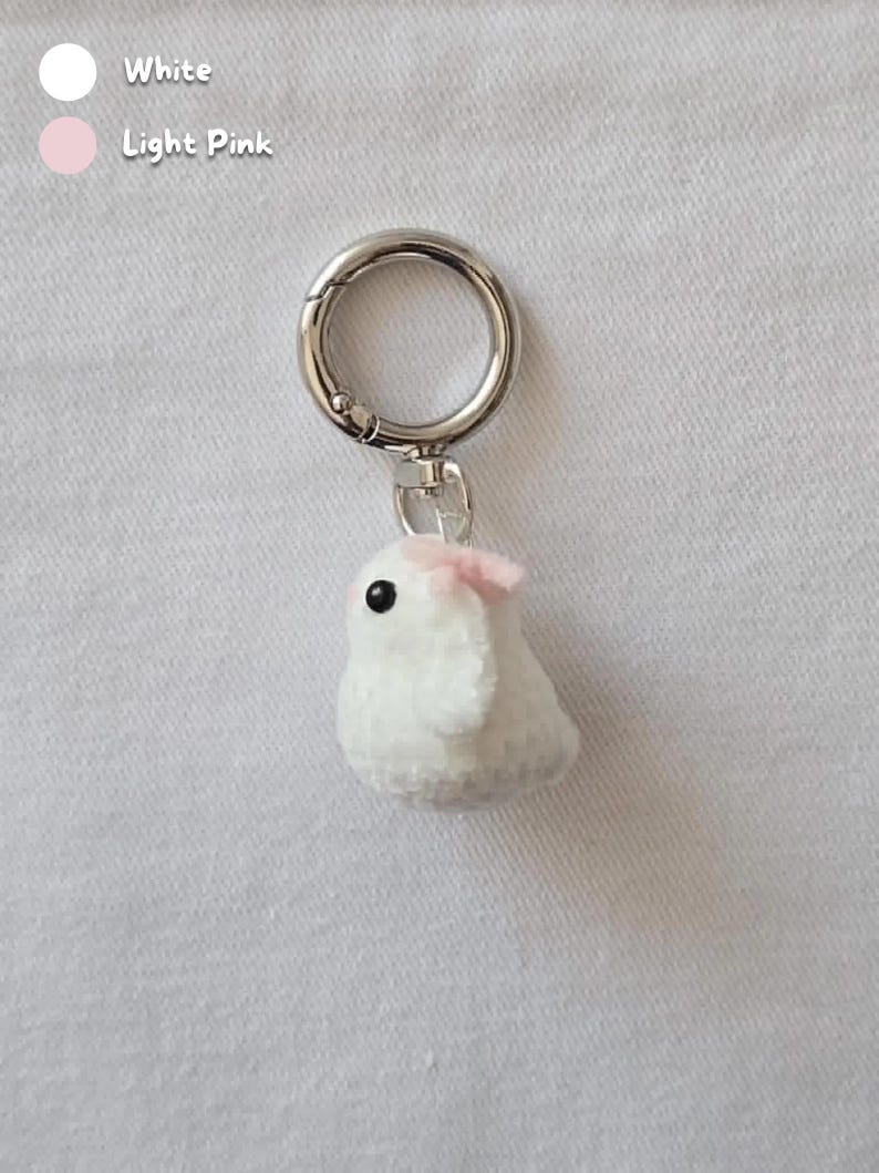 Aanpasbare gehaakte Coquette Bunny-sleutelhanger | Zachte mini konijn pluche met strik | Tashanger afbeelding 4