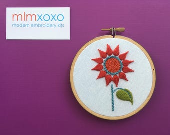 Hand Embroidered Sunflower.  4" hoop.  hand embroidery.  floral.  botanical.  hoop art.  flower.  modern embroidery by mlmxoxo.