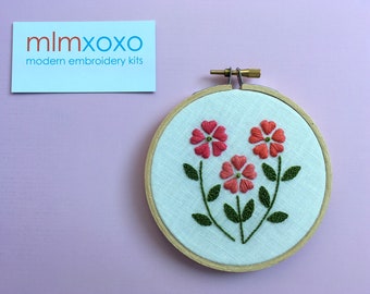 Hand Embroidered Daisy Trio.  4" hoop.  embroidered flowers.  hand embroidery.  floral.  hoop art.  modern embroidery by mlmxoxo.