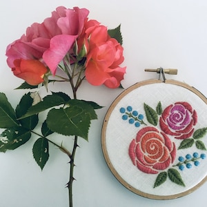 バラの刺繍 PDF。mlmxoxo によるモダンな刺繍。バラの刺繍デザイン。DIY。刺繍の学習。刺繍ガイド。デジタル PDF。