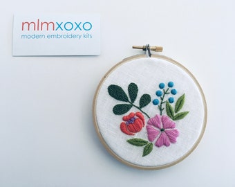 Floral Posy embroidery PDF pattern by mlmxoxo.  modern embroidery. learn to embroider. diy embroidery tutorial.  floral design.  digital PDF