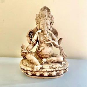 Vintage Ganesha Statue: Hindu Deity Decor (Missing Hand)