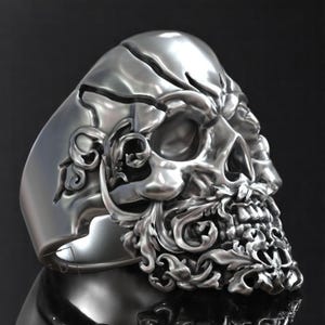 Bearded Skull Silver Ring for Men – Viking Biker Ring with Baroque Beard Detail, Heavy Metal Gothic Jewelry, Handmade Statement Gift
