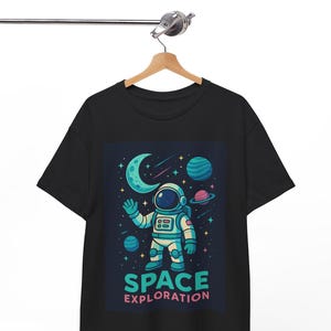 Camiseta de explorador espacial, camiseta de astronauta de dibujos animados, camiseta cósmica adorable, regalo del universo galáctico, camiseta kawaii del espacio exterior, camiseta unisex espacial