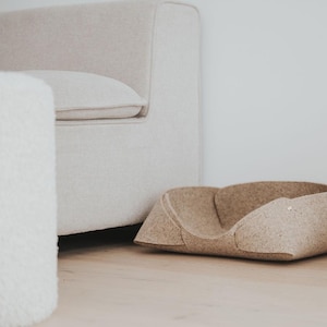 Modern Wool Felt Pet Bed: Natural Fiber, Architect Design - 3 Sizes