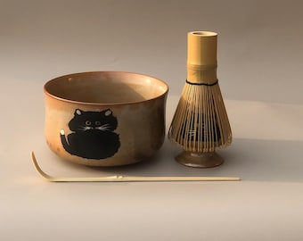 Handmade Ceramic Matcha Bowl Set: Bamboo Whisk & Chasen Holder – Shino Cat Chawan 600ml Cute Japanese Tea Ceremony Gift Matcha Accessories