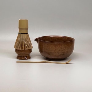 Rustic Ceramic Matcha Tea Set: Bowl with Spout, Bamboo Whisk & Holder– Spiral Shape Japanese Pottery in Antique Ochre Glaze, 4-Piece Tea Set
