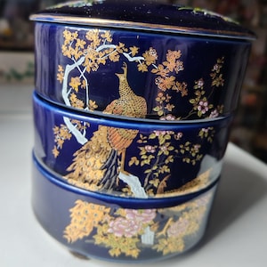 Vintage Toyo Japan Cobalt Blue Peacock 3-Tier Stacking Trinket Box – Large 5" Jubako Porcelain – Gold Floral Chinoiserie Decor – Mint -