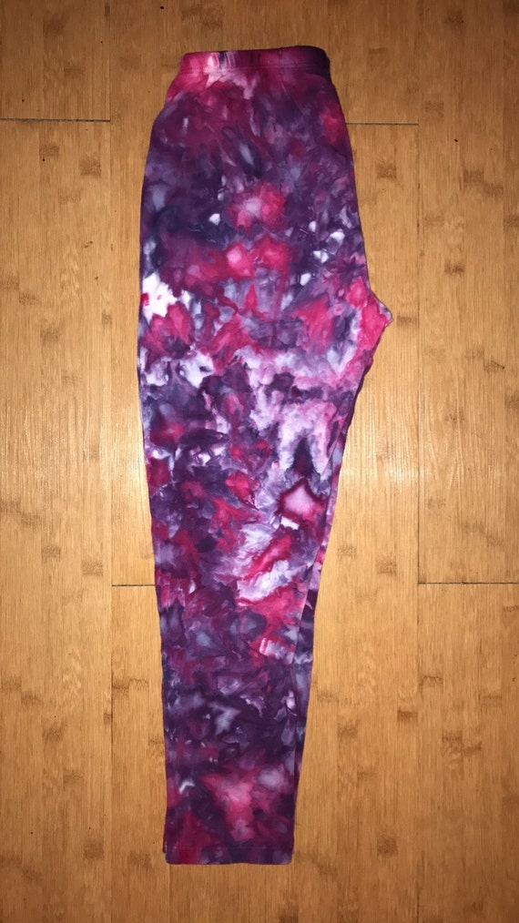 Tie Dye Leggings! Ice Dye Ultra Violet and Fuschia Capri Length Leggings - Size XL