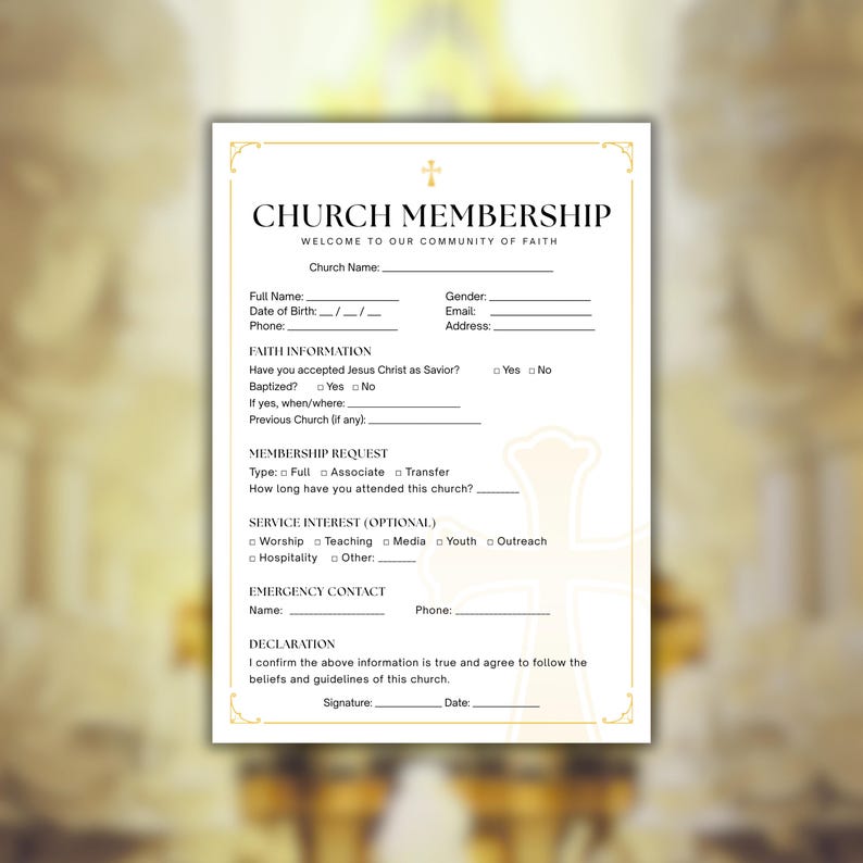 Op de afbeelding: Een wit kerk lidmaatschapsformulier met gouden accenten en een kruisafbeelding. Het formulier bevat velden voor persoonlijke informatie, geloofsdetails, lidmaatschapsverzoeken, service-interesses en contactgegevens voor noodgevallen. De tekst "CHURCH MEMBERSHIP" staat bovenaan.