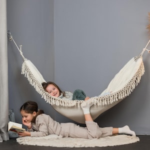 Beige Children’s Indoor Hammock, Soft and Stylish Swing for Kids, Cozy Corner Hammock for Reading, Rest & Playing, Perfect Gift for Kids