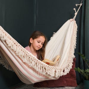 Pink Luxury Children’s Hammock,Handcrafted Indoor Swing, Soft and Stylish Corner Hammock for Reading, Rest & Playing.