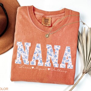 Personalized Nana Shirt with Grandkids Names, Floral Nana TShirt, Nana Gifts, Mother&#39;s Day Shirt, Custom Kids Names Grandma Shirt, Nana Tee