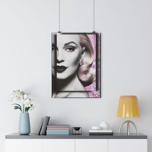Poster con ritratto retrò – Stampa murale pop art rosa – Stampa femminile in bianco e nero – "Glam senza tempo"
