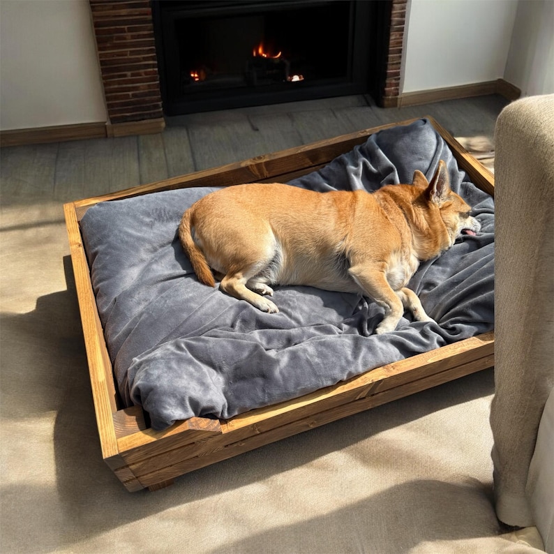Raised wooden custom dog bed with cushion, cozy rustic pet furniture, modern farmhouse cat bed, couch for pets, gift for pet dog lovers bild 3