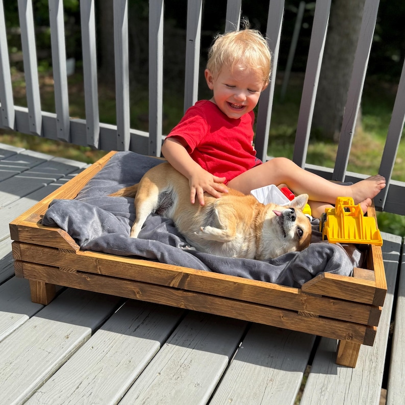 Raised wooden custom dog bed with cushion, cozy rustic pet furniture, modern farmhouse cat bed, couch for pets, gift for pet dog lovers bild 7