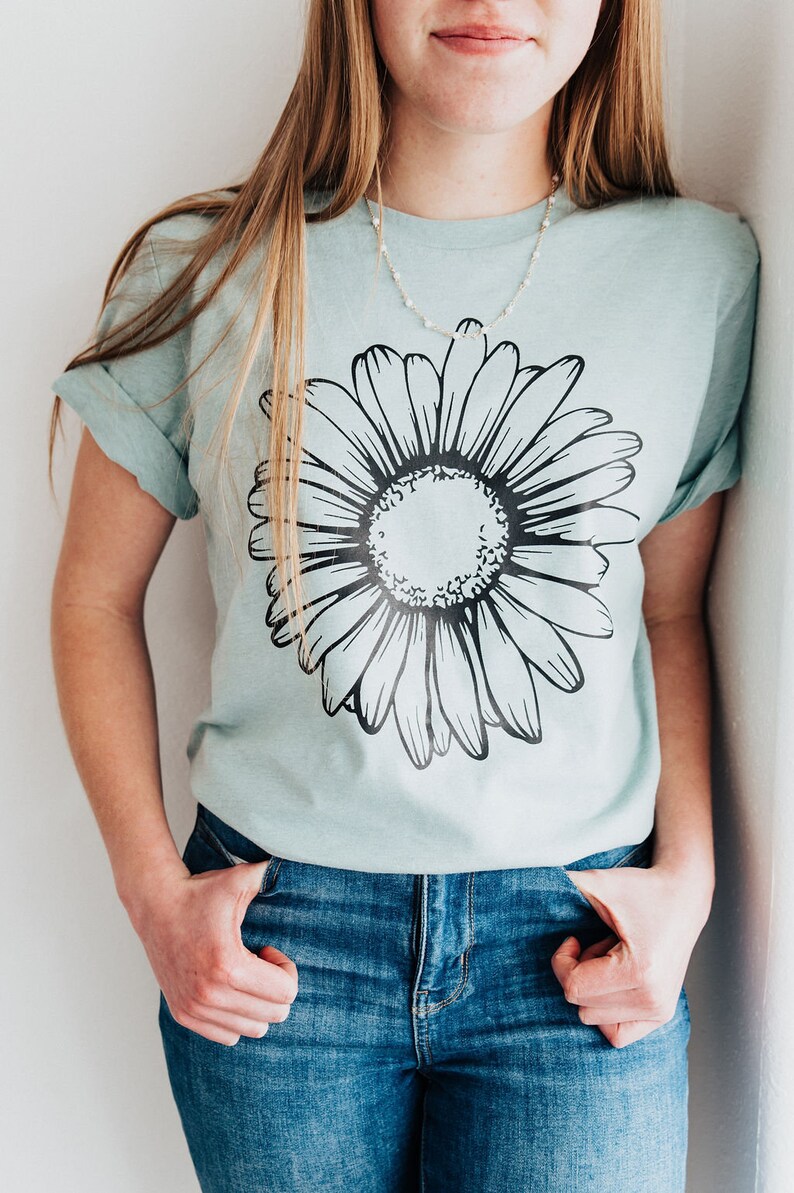Daisy Graphic Tee Simple Floral Graphic Tee Floral Graphic Etsy