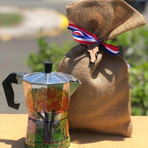 Hand-painted fretwork