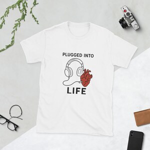 Plugged Into Life Graphic Tee | Music Is Life | T-Shirt Headset Lover Shirt | Audio Vibe Apparel | Gift for Music Fans & DJs