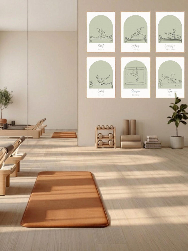 Puede incluir: Un conjunto de seis l&aacute;minas rectangulares para pared con arcos de color verde salvia y dibujos de l&iacute;neas negras de personas realizando ejercicios de Pilates en m&aacute;quinas. Cada l&aacute;mina incluye las etiquetas de texto: Breath, Centering, Concentration, Control, Precision y Flow.