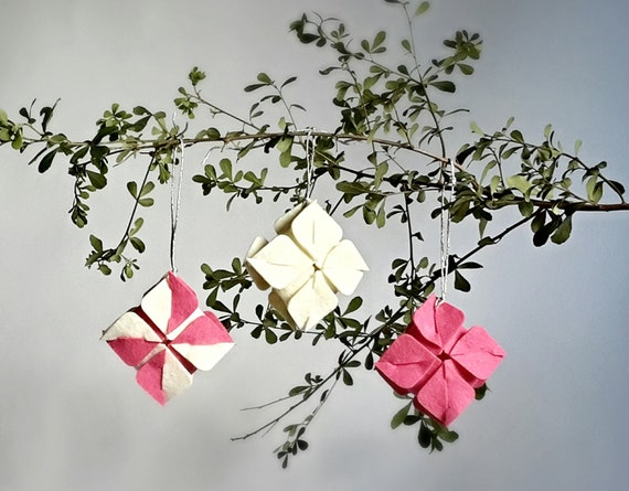How To Make Fabric Christmas Decorations