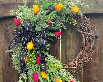 Spring Tulip Wreath, door Wreath, door decor, home decor, tulips, tulip wreath, Easter wreath, floral wreath, floral decor