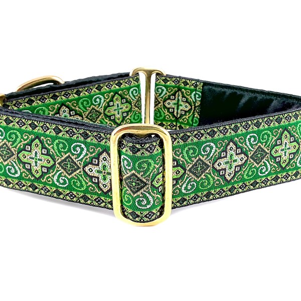 Grünes keltisches Martingale-Hundehalsband oder Schnallenhalsband - verstellbar für mittlere bis große Hunde, Windhunde, Whippets, Pudel - 4 cm breit