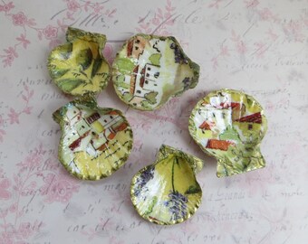 Decorated Seashells Set of 5 Decoupaged Seashells for Gifts, Favors or Decorations Floral Theme Fancy Seashells Plant Decorations Small Gift