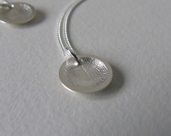 Silver mini leaf concave dome necklace