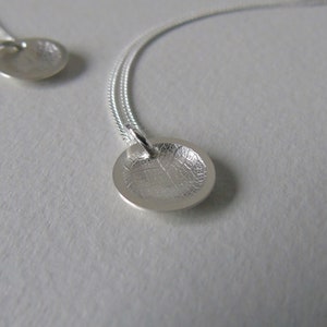 Silver mini leaf concave dome necklace image 1