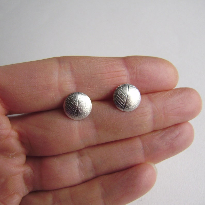 Silver convex leaf dome earrings image 4