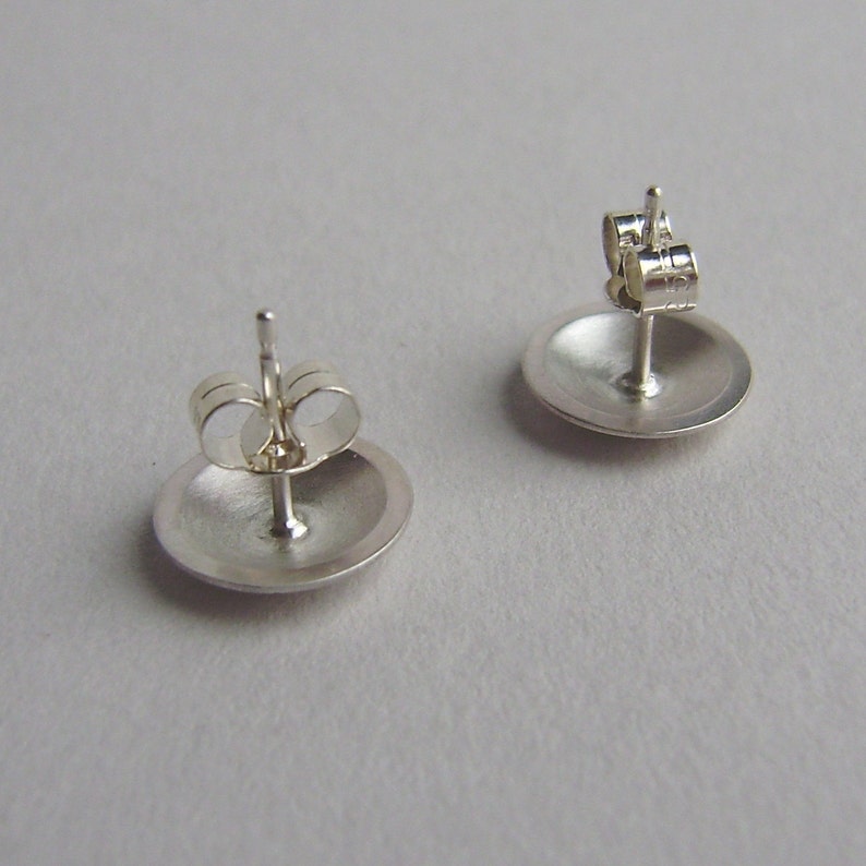 Silver convex leaf dome earrings image 5