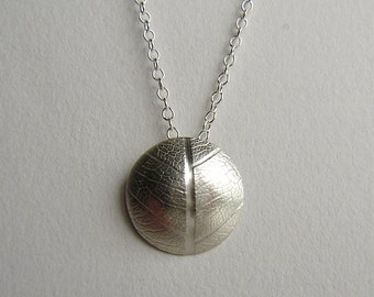 Silver leaf convex dome necklace